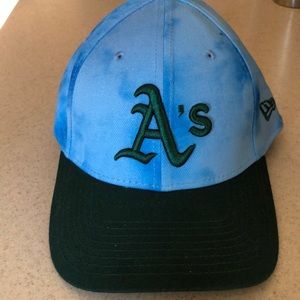 Oakland A’s blue tie-dye baseball cap